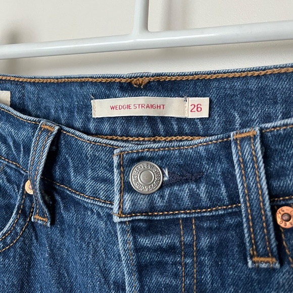 Levi's Premium 90s Wedgie Straight Leg Raw Hems Button Fly Jeans - Picture 4 of 8